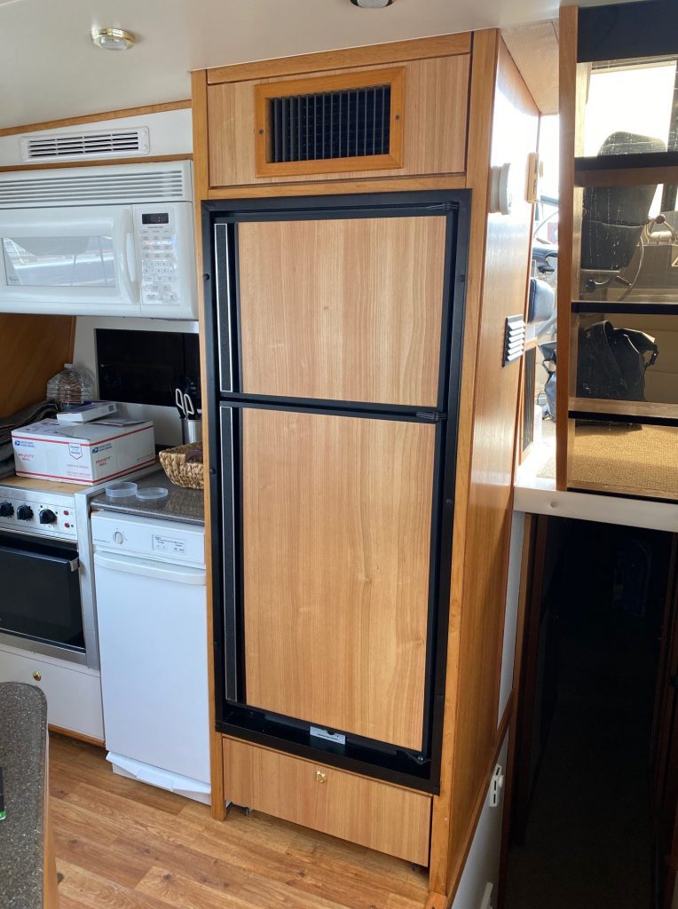 Yacht Refinishing