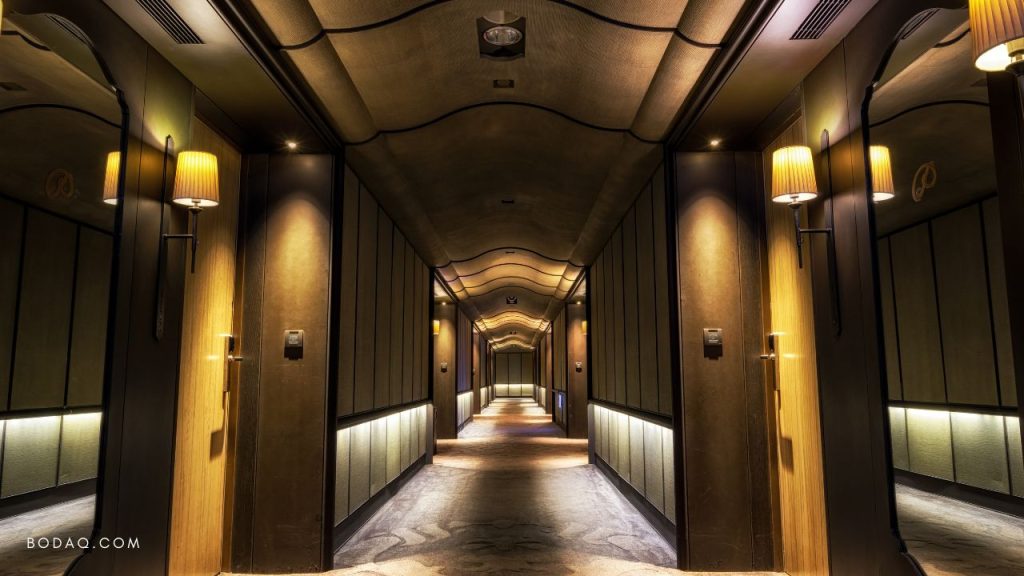 Choosing the right lights for the hallway is extremely important