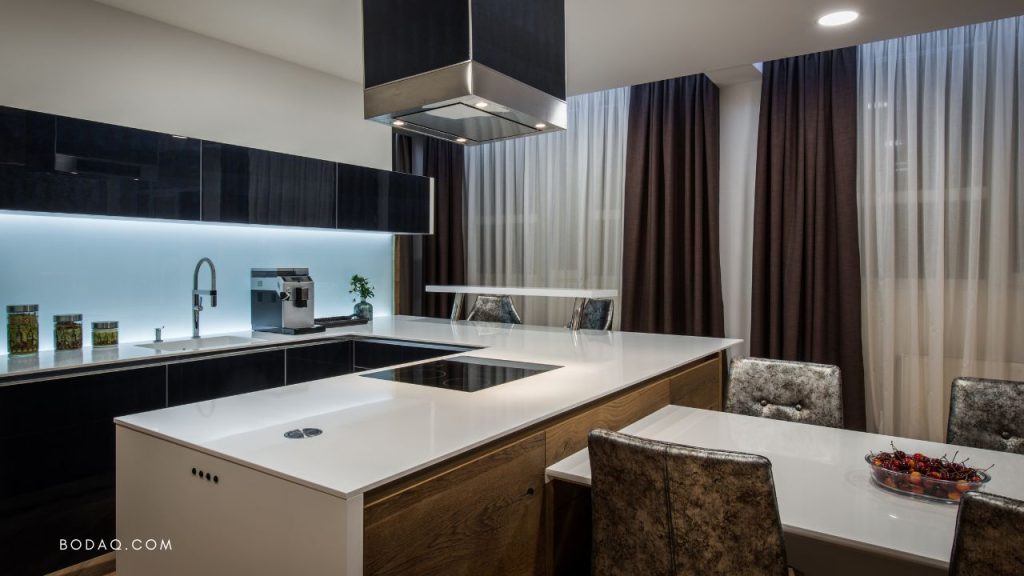 Dual-level kitchen island